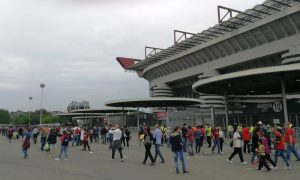 I tifosi in attesa di entrare a San Siro - Milanpress, robe dell'altro diavolo