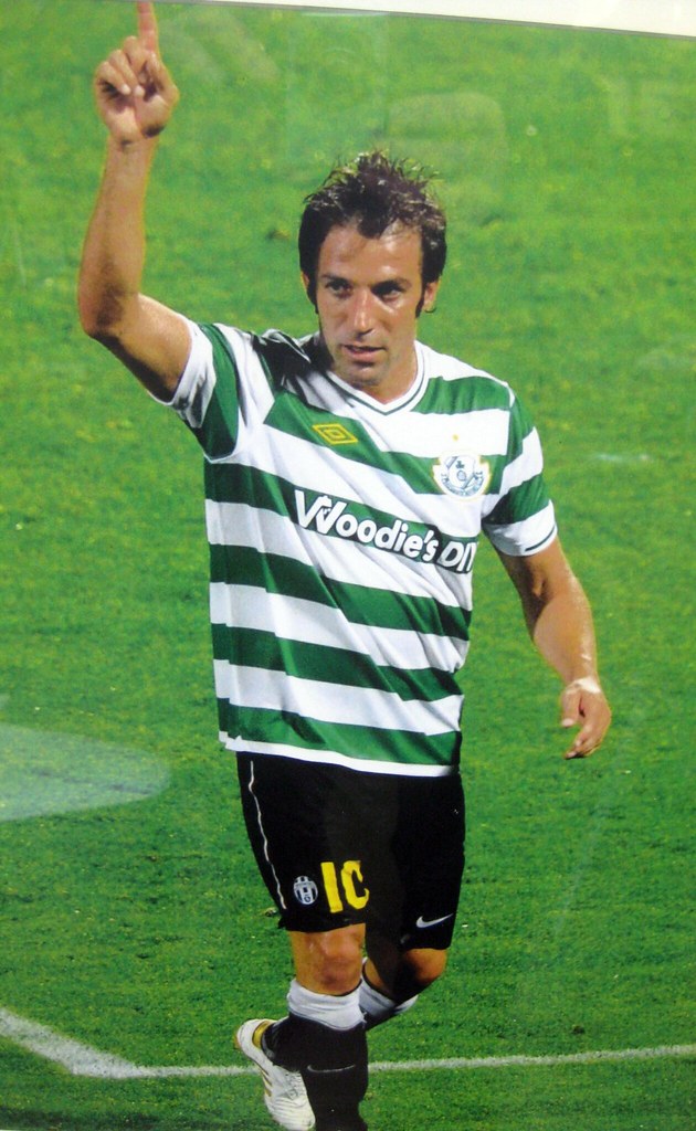 Alessandro Del Piero con i colori dello Shamrock, dopo la sfida con la sua Juventus - Milanpress, robe dell'altro diavolo