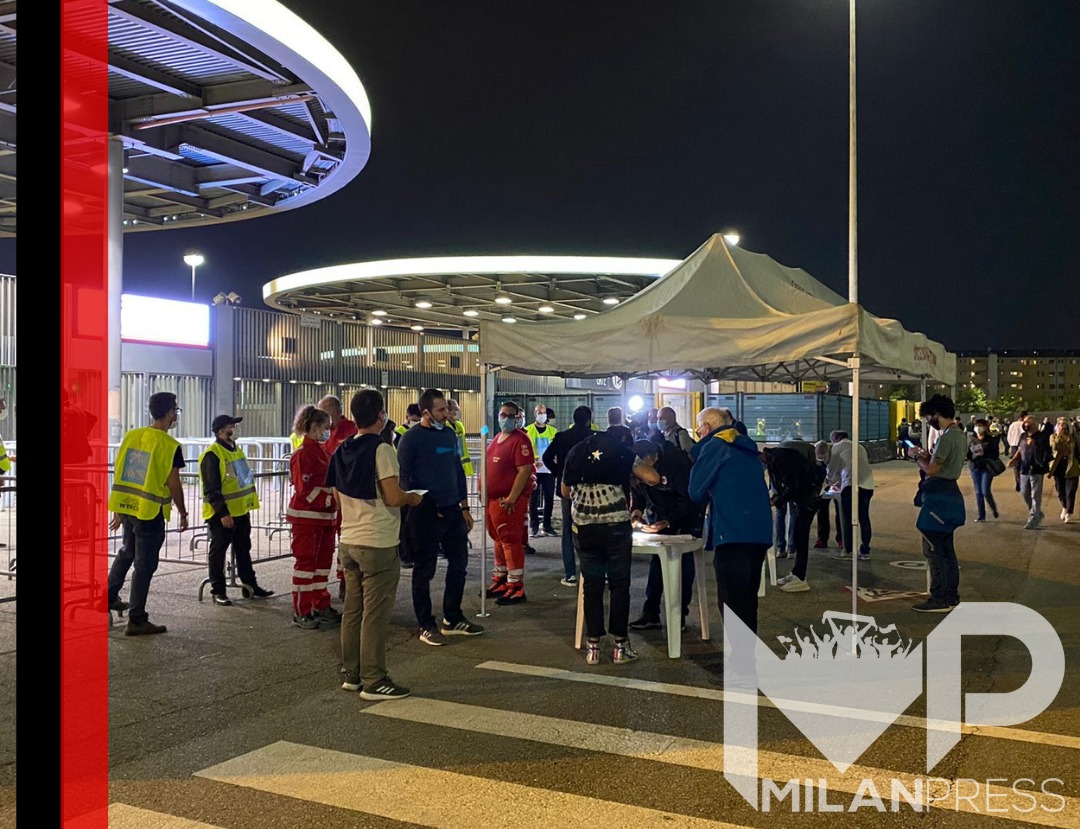Tifosi Milan a San Siro - MilanPress, robe dell'altro diavolo