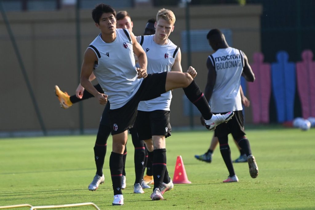 Takheiro Tomiyasu in allenamento con il Bologna - Milanpress, robe dell'altro diavolo