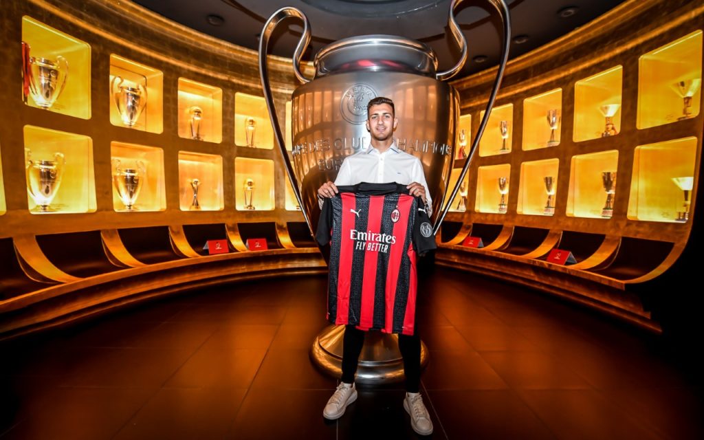 Milan: Diogo Dalot - MilanPress, robe dell'altro diavolo