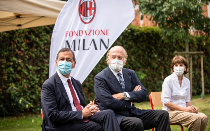 Il Sindaco di Milano, Beppe Sala, e il presidente del Milan, Paolo Scaroni (Credit Foto: LaPresse/AC Milan)