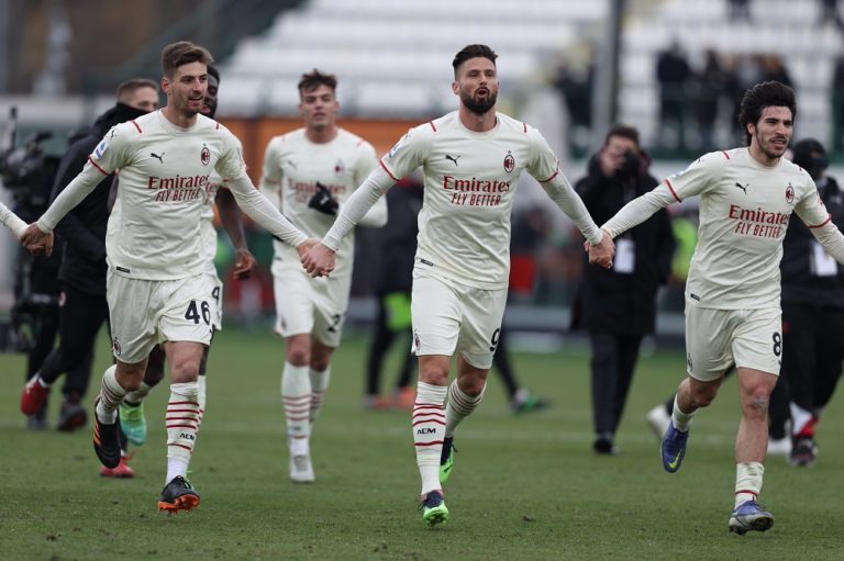 FOTO – Footy Headlines: ecco le anticipazioni sulla seconda maglia del Milan per la stagione ’22/’23