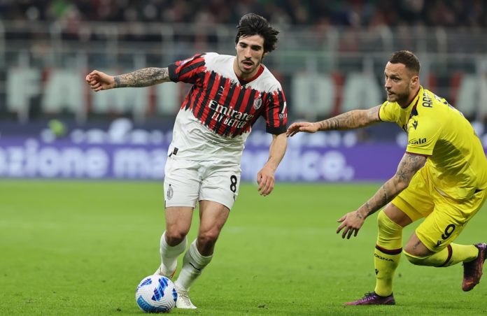 Tonali Arnautovic Bologna MilanPress Milan-Bologna: Sandro Tonali e Marko Arnautovic (Photo Credit: Agenzia Fotogramma)