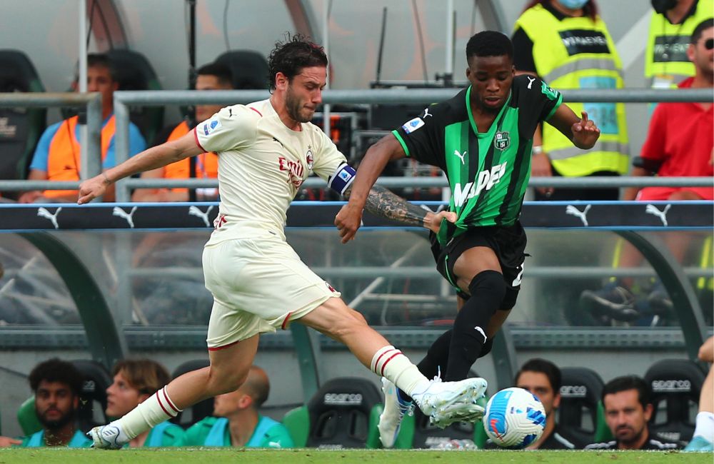 Sassuolo-Milan: Davide Calabria, Hamed Junior Traorè (Photo Credit: Agenzia Fotogramma)