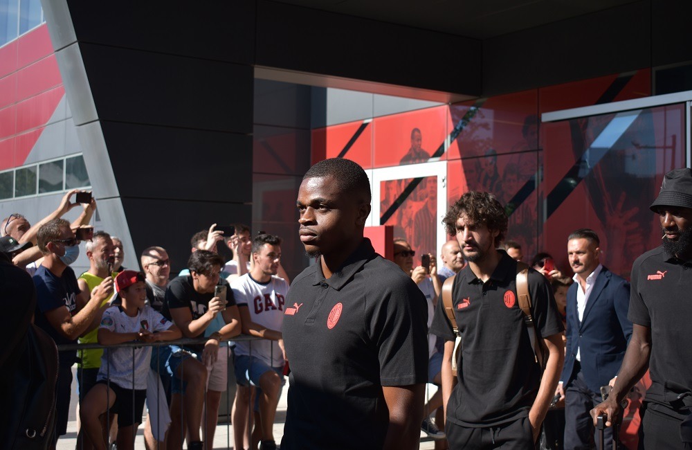 Milan: Pierre Kalulu, Yacine Adli Milan: Pierre Kalulu, Yacine Adli