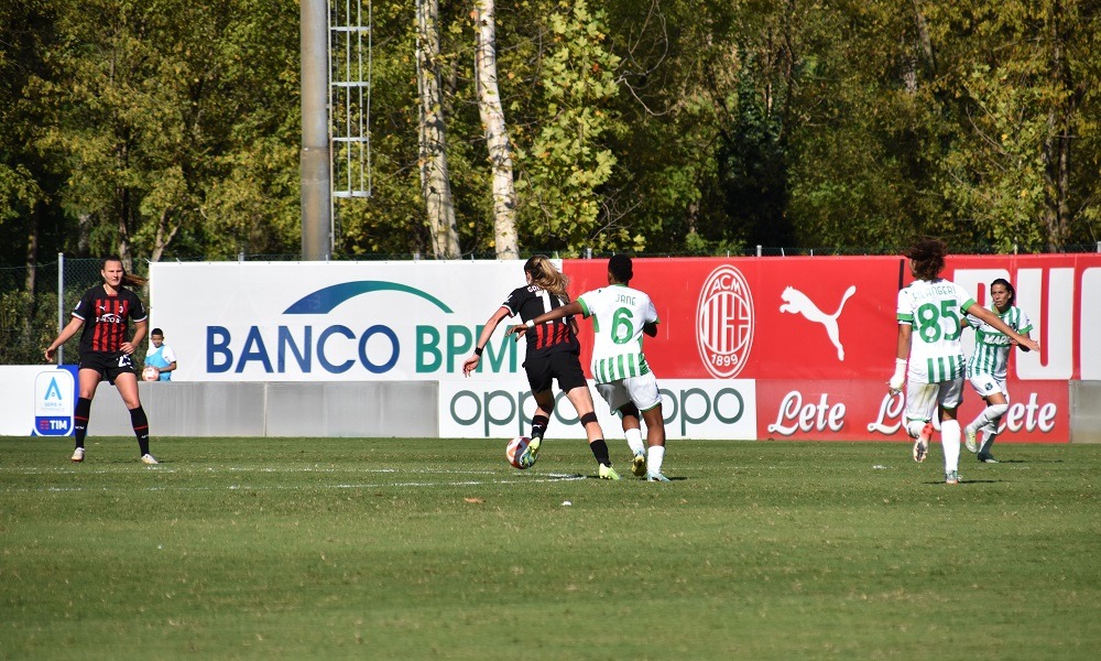 Milan Femminile: Christy Grimshaw, Malgorzata Mesjasz - MilanPress, robe dell'altro diavolo