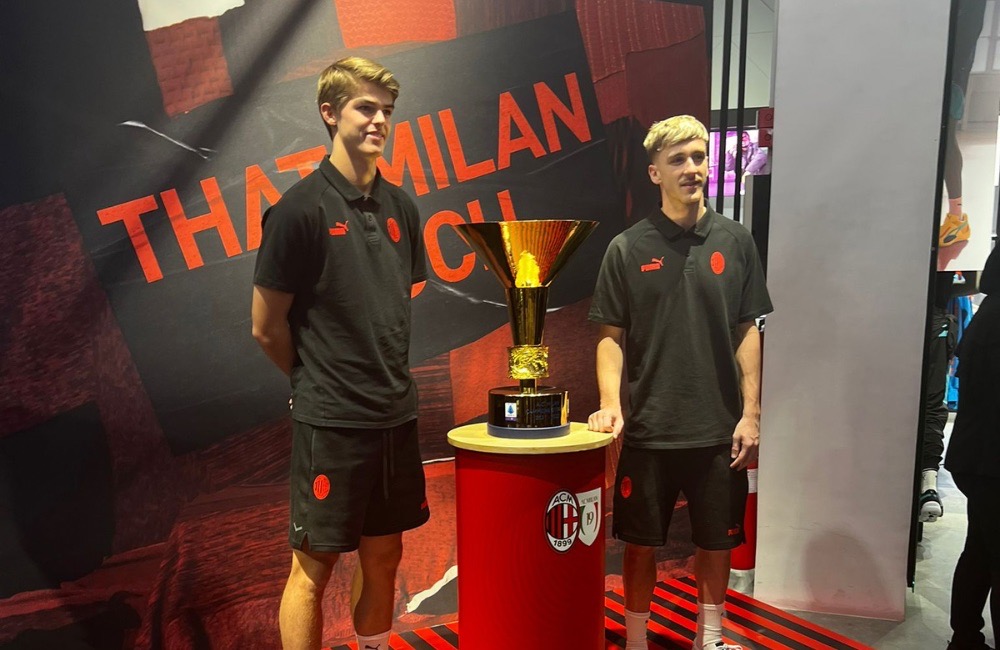 AC Milan Trophy Tour: Charles De Ketelaere e Alexis Saelemaekers alla tappa di Dubai - MilanPress, robe dell'altro diavolo
