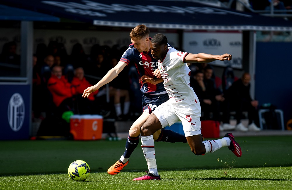 Bologna-Milan: Fode Ballo-Toure e Michael Aebischer (Photo Credit: Agenzia Fotogramma)