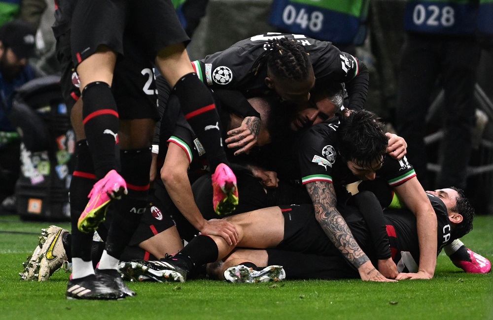 L'esultanza del Milan dopo il gol di Bennacer al Napoli (Photo Credit: Agenzia Fotogramma)
