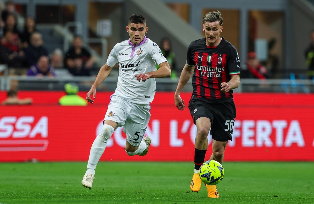 Milan-Cremonese: Alexis Saelemaekers e Johan Vasquez (Photo Credit: Agenzia Fotogramma)