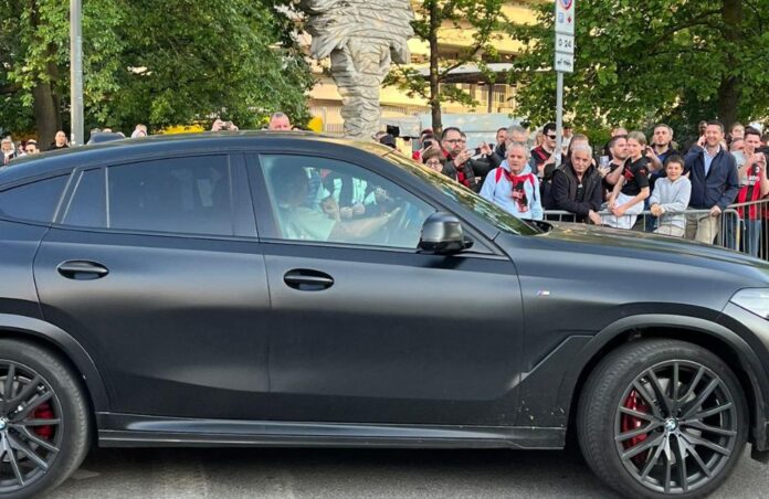 Zlatan Ibrahimovic arriva a San Siro - MilanPress, robe dell'altro diavolo
