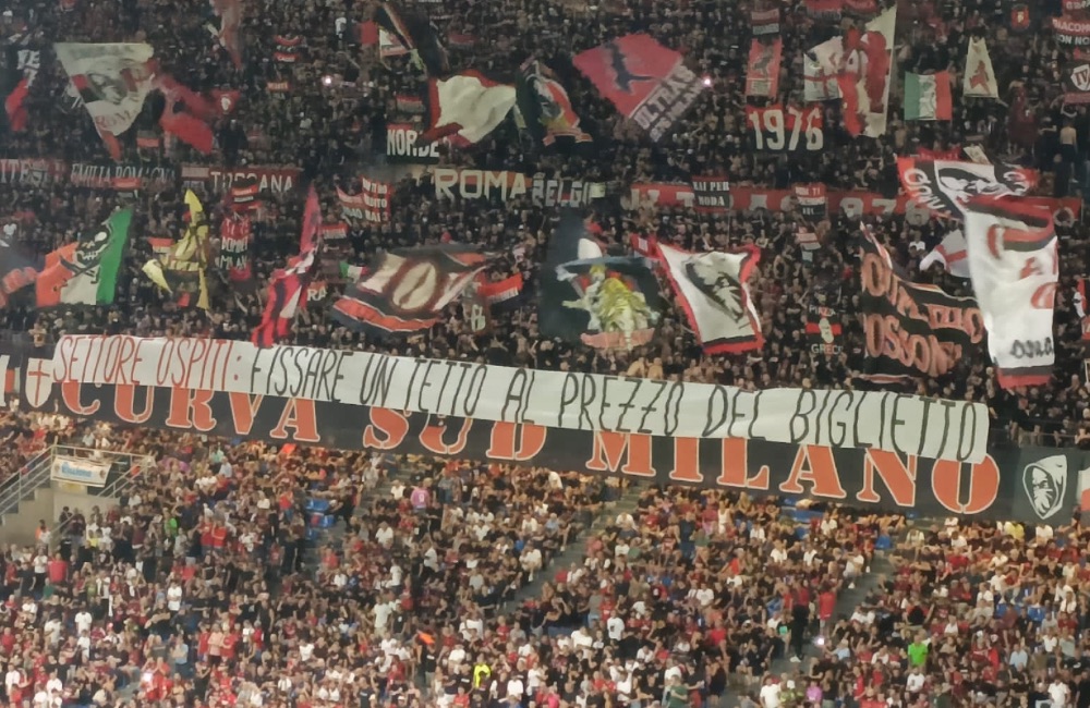 Lo striscione della Curva Sud sui prezzi del settore ospiti - MilanPress, robe dell'altro Diavolo.