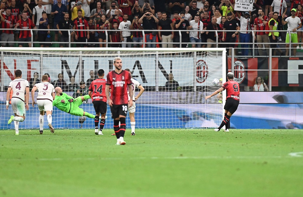 Milan-Torino: il rigore trasformato da Olivier Giroud (Photo Credit: Agenzia Fotogramma) Milan-Torino: il rigore trasformato da Olivier Giroud (Photo Credit: Agenzia Fotogramma)
