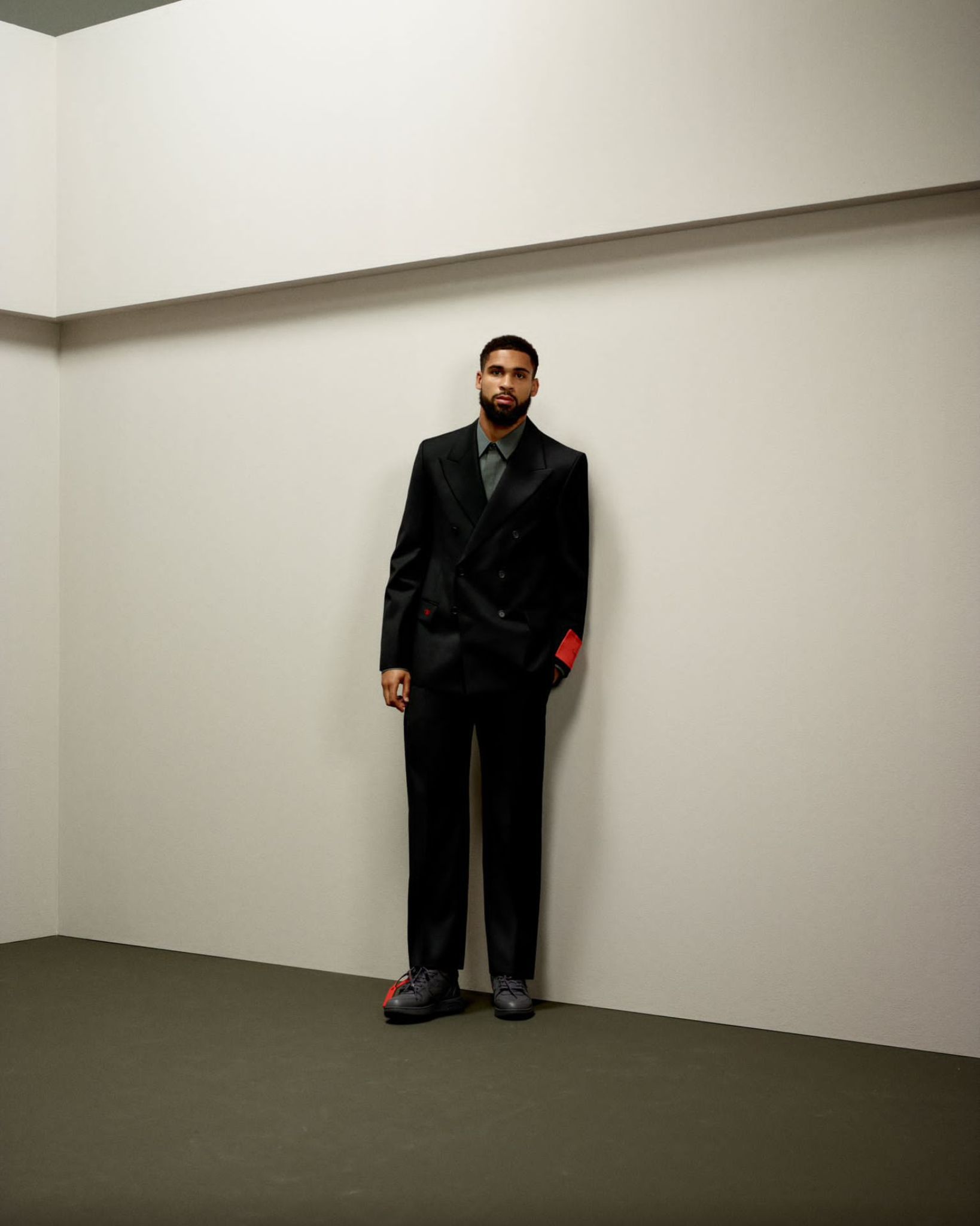 Milan: Ruben Loftus-Cheek e la nuova collezione Off-White (Photo via AC Milan) Milan: Ruben Loftus-Cheek e la nuova collezione Off-White (Photo via AC Milan)