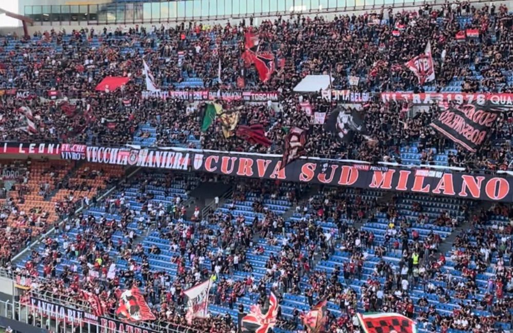 La Curva Sud su Instagram: "Pronti a tutto. Forza Milan". E la coreografia... - MilanPress