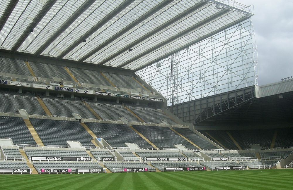 St James' Park Newcastle (Fonte: Wikipedia)