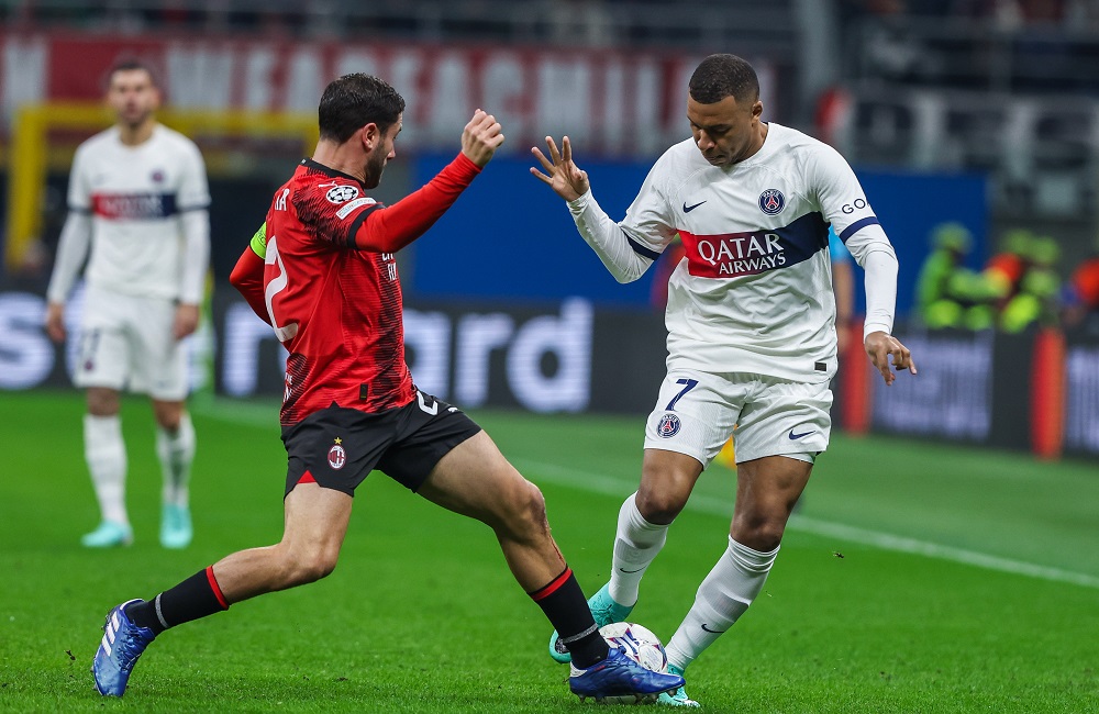 Milan-Paris Saint-Germain: Davide Calabria e Kylian Mbappè (Photo Credit: Agenzia Fotogramma)