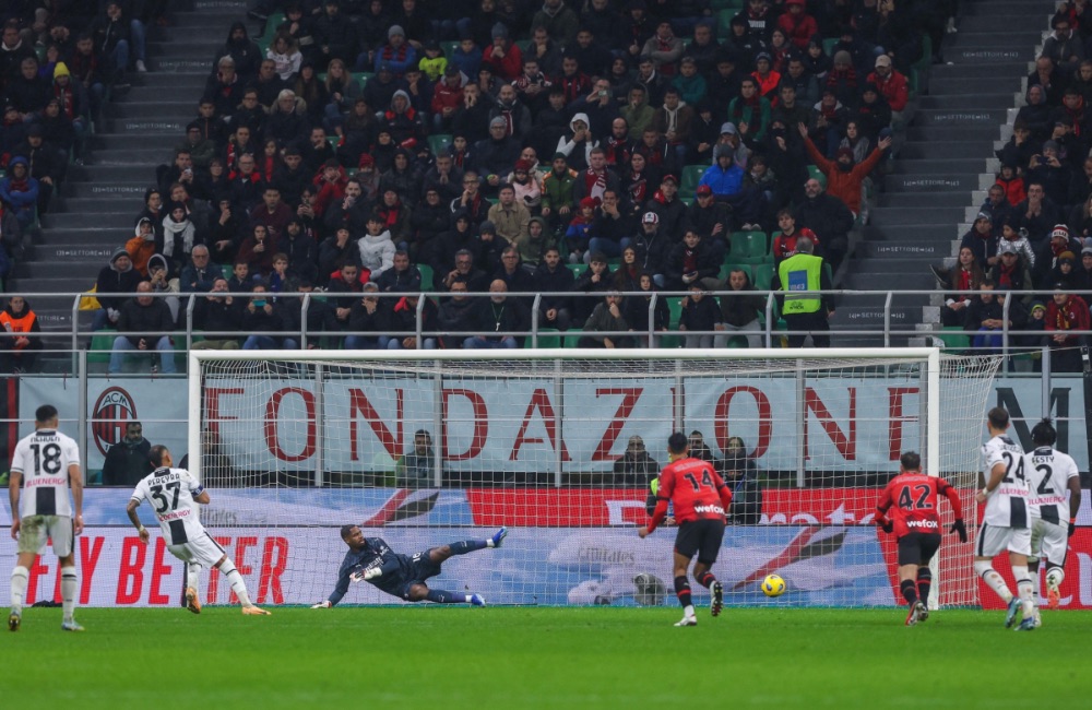 Milan-Udinese: il gol di Roberto Pereyra su calcio di rigore (Photo Credit: Agenzia Fotogramma)