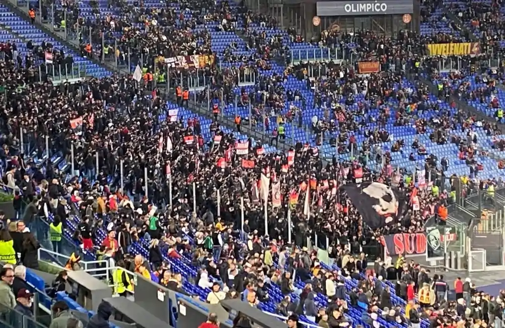 Curva Sud Milano Olimpico Roma - MilanPress, robe dell'altro diavolo Curva Sud Milano Olimpico Roma - MilanPress, robe dell'altro diavolo