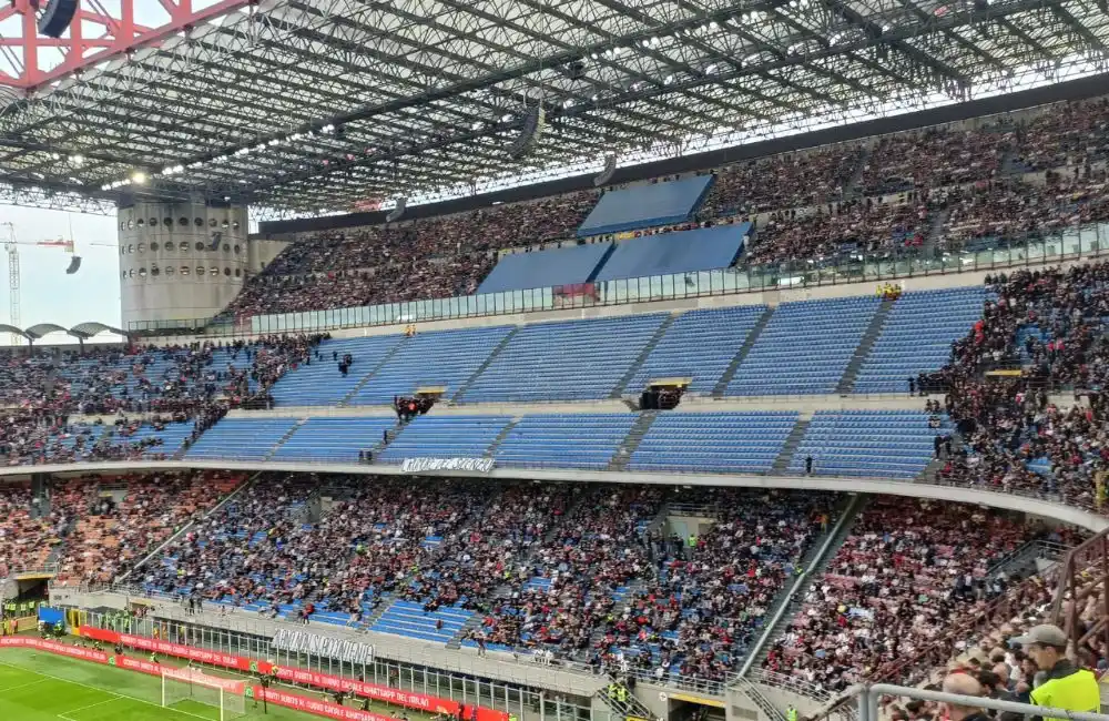 Milan-Genoa: la Curva Sud lascia San Siro prima del fischio finale - MilanPress, robe dell'altro diavolo