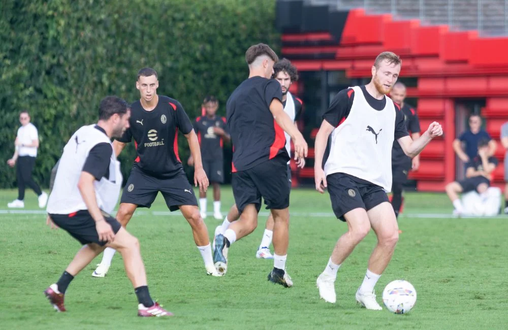 Milan: Davide Calabria, Tommaso Pobega, Filippo Terracciano, Mattia Liberali - MilanPress, robe dell'altro diavolo Milan: Davide Calabria, Tommaso Pobega, Filippo Terracciano, Mattia Liberali - MilanPress, robe dell'altro diavolo
