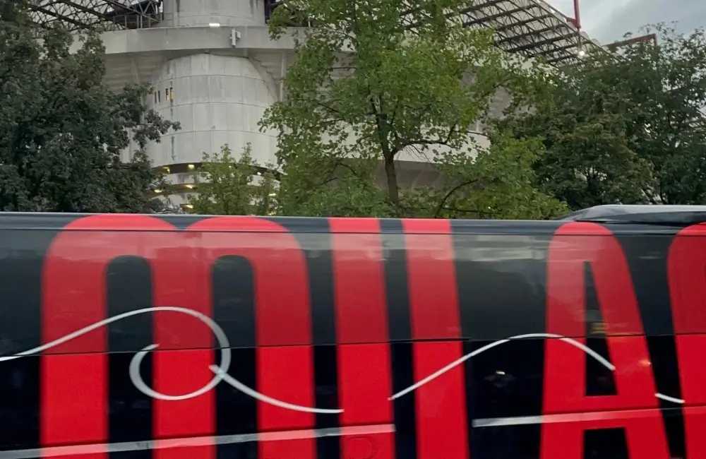 Milan: l’arrivo del pullman a San Siro - MilanPress, robe dell’altro diavolo