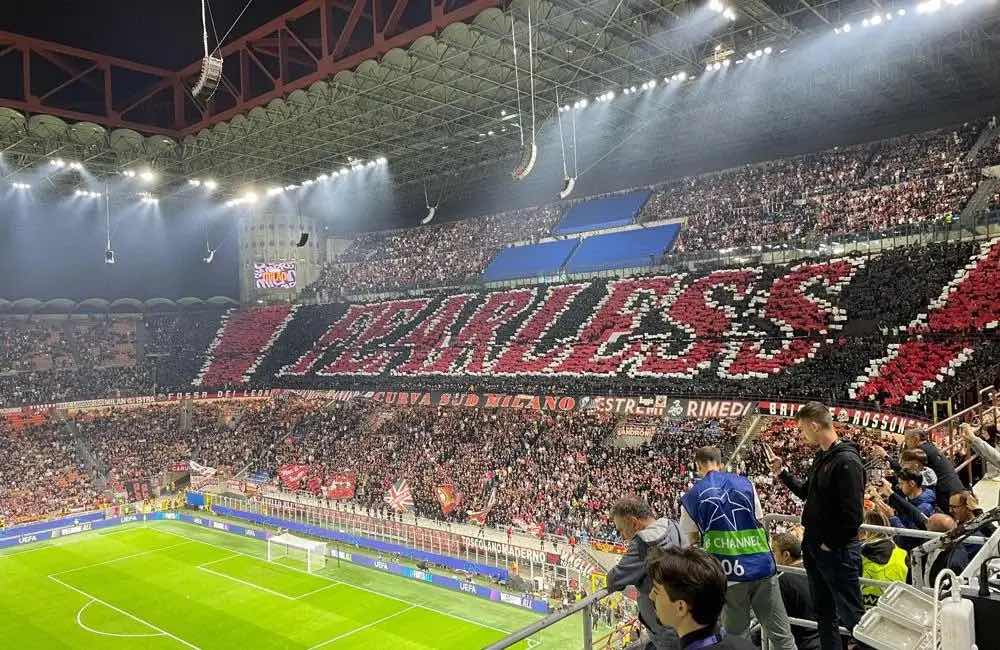 La coreografia della Curva Sud per Milan-Liverpool - MilanPress, robe dell'altro diavolo