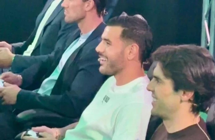 Theo-Hernandez-Kaka-FC25-MilanPress-696x452.webp