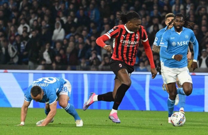 Napoli-Milan: Stanislav Lobotka, Rafael Leao, Zambo Anguissa (Photo Credit: IPA Agency)