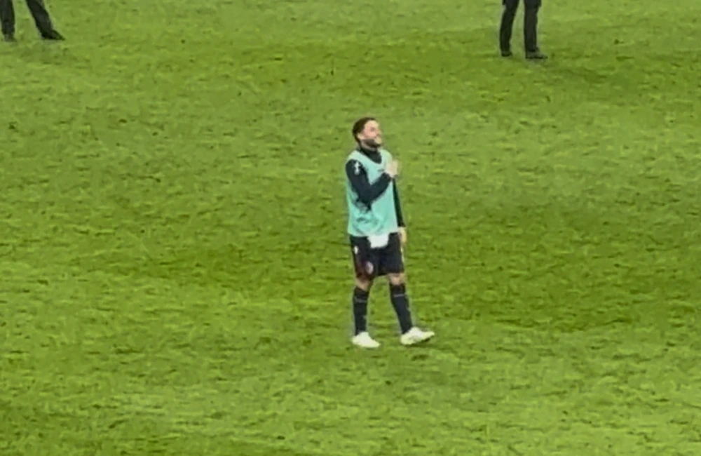 Bologna: Davide Calabria sotto la Curva Sud a San Siro - MilanPress, robe dell'altro diavolo Bologna: Davide Calabria sotto la Curva Sud a San Siro - MilanPress, robe dell'altro diavolo