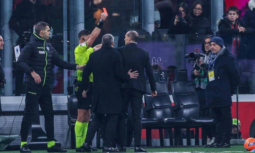 Milan-Lazio: l’arbitro Giuseppe Collu espelle Massimiliano Allegri (Photo Credit: Fabrizio Carabelli / IPA Sport / IPA via IPA Agency)