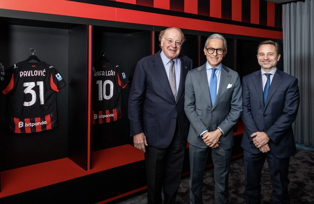Milan: Paolo Scaroni e Giorgio Furlani all'evento di consegna delle vetture BMW (Photo Credit: Ufficio stampa BMW Italia)