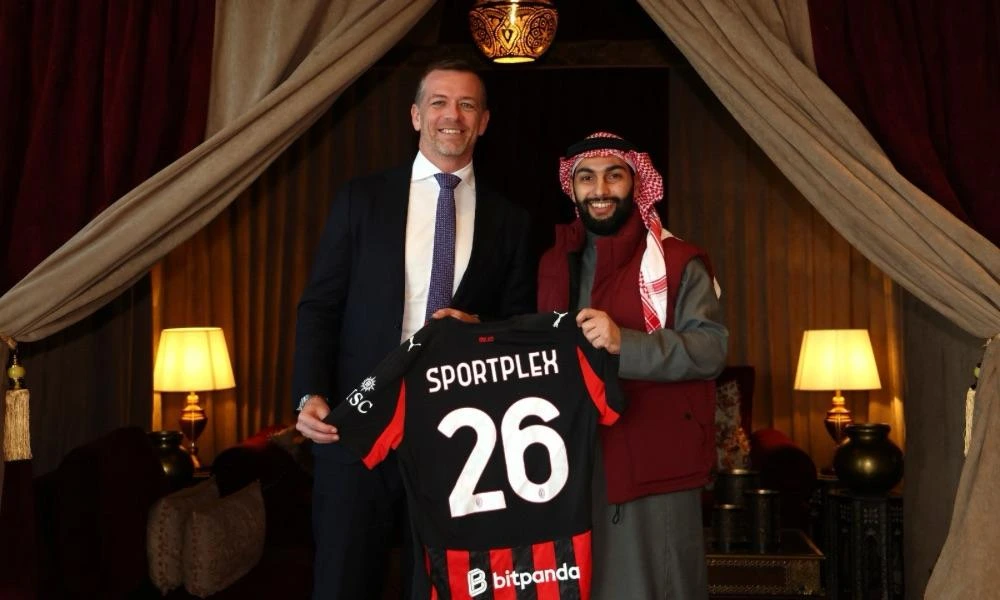 Il Chief Revenue Officer del Milan Maikel Oettle e il Cofounder and CEO di Sportplex Muhammed Abudawood (Photo Credit: AC Milan)