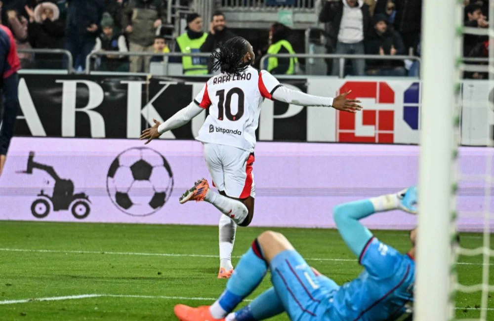 Cagliari-Milan: il gol di Rafael Leao (Photo Credit: Luigi Canu / IPA Sport / IPA via IPA Agency)