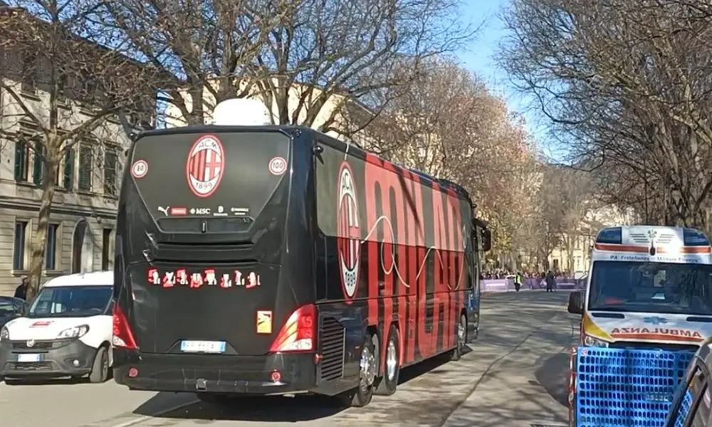 Milan: l'arrivo del pullman al Franchi - MilanPress, robe dell'altro diavolo Milan: l'arrivo del pullman al Franchi - MilanPress, robe dell'altro diavolo