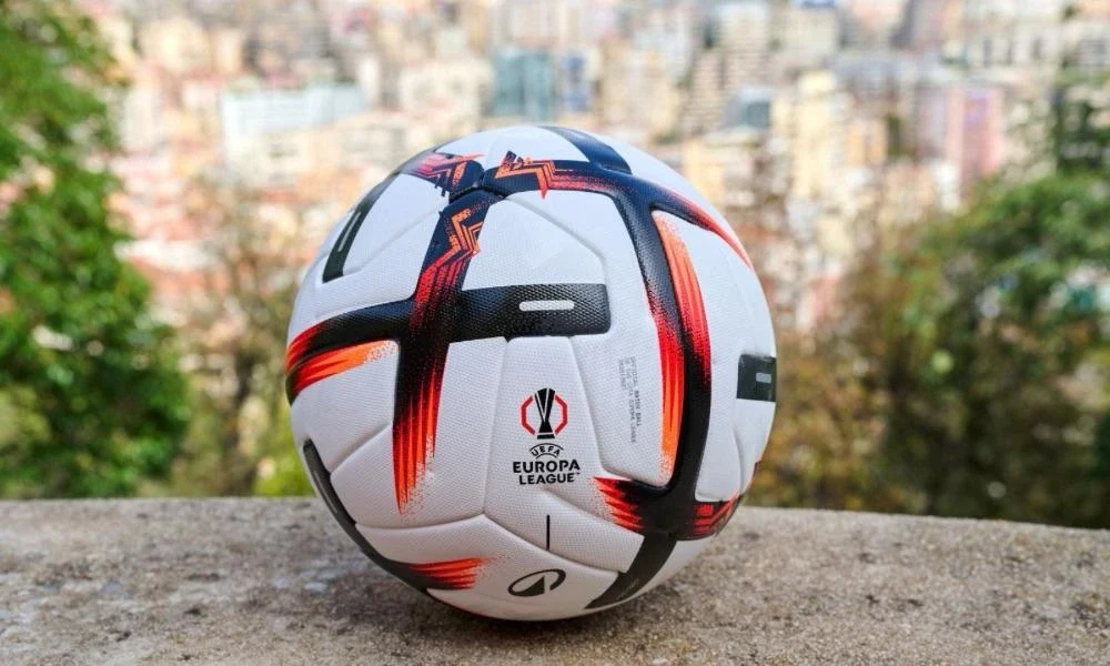 Il pallone dell'Europa League 2026-27 (©UEFA) Il pallone dell'Europa League 2026-27 (©UEFA)