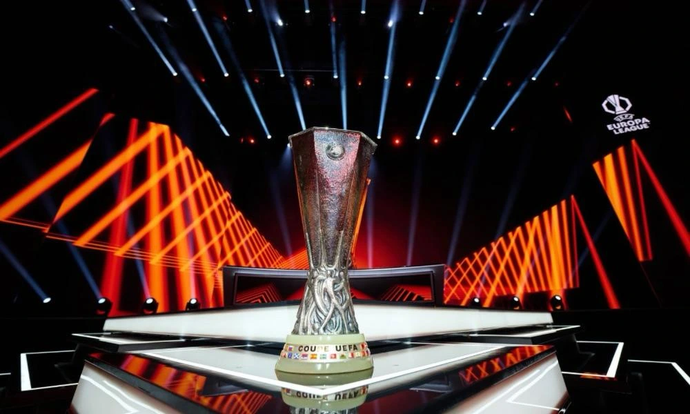 Il trofeo dell'Europa League 2026-27 (©UEFA)
