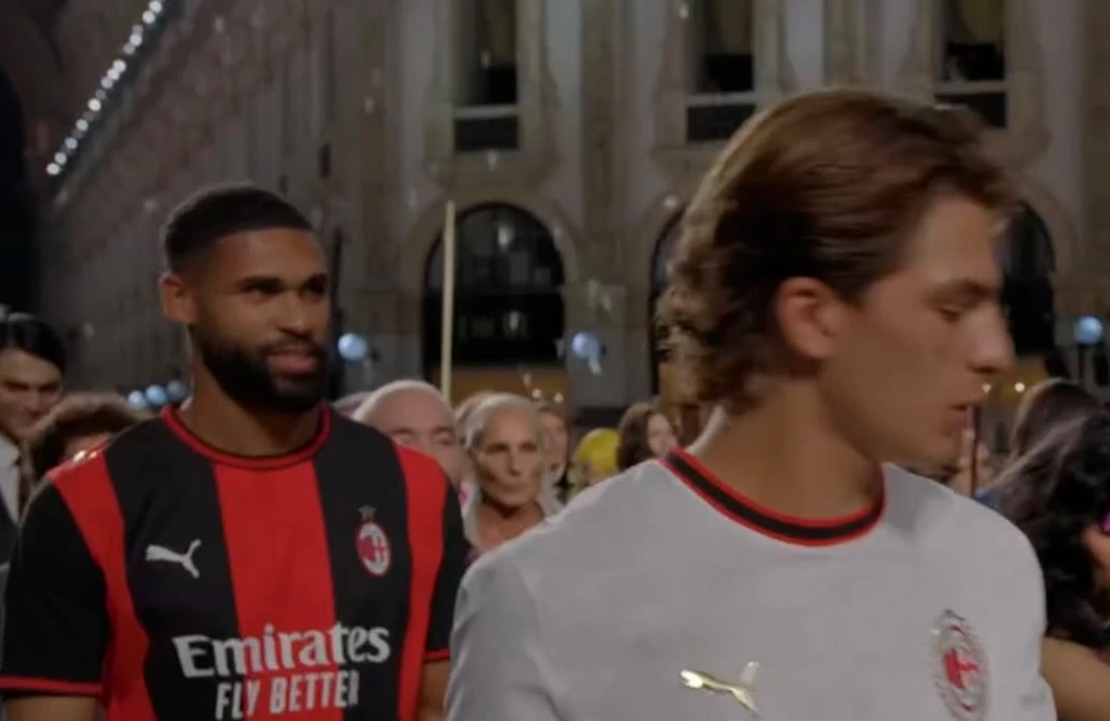 Ruben Loftus-Cheek e Lorenzo Ossola all'evento Vogue World: Milano - MilanPress, robe dell'altro diavolo Ruben Loftus-Cheek e Lorenzo Ossola all'evento Vogue World: Milano - MilanPress, robe dell'altro diavolo