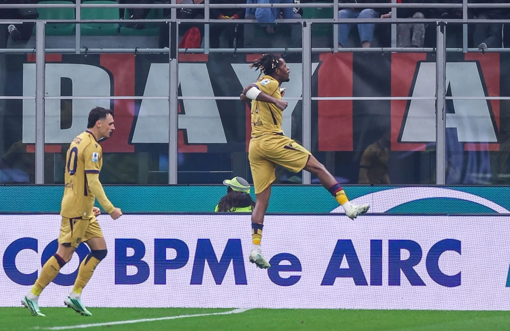 Bologna-Milan: Mbangula, Zortea (Photo Credit: Fabrizio Carabelli/IPA Sport/ipa-agency.net)