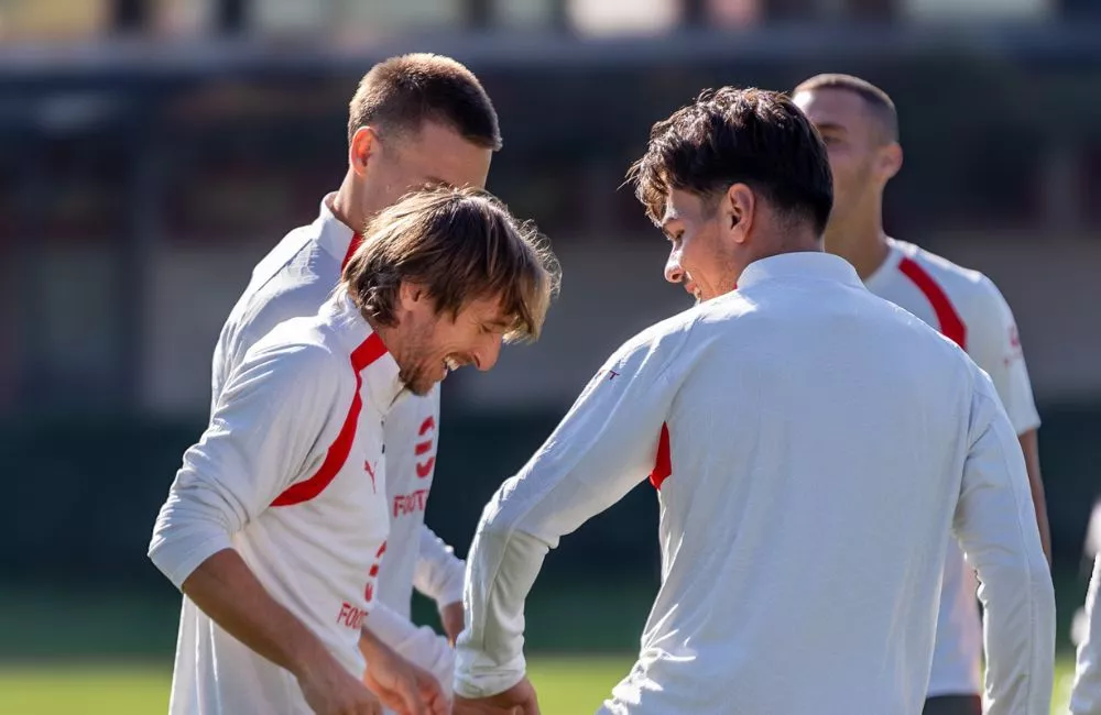 Milan: Francesco Camarda, Luka Modric, Ardon Jashari a Milanello (Photo Credit: Valeria Lippera per MilanPress.it)