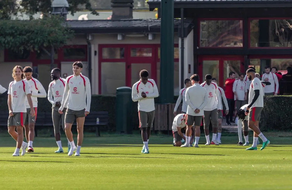 Milanello: l'allenamento della squadra (Photo Credit: Valeria Lippera per MilanPress.it) Milanello: l'allenamento della squadra (Photo Credit: Valeria Lippera per MilanPress.it)