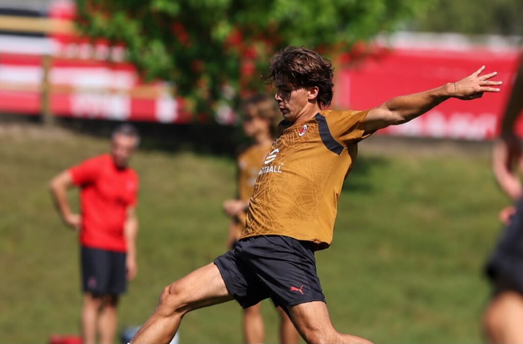 Milan Futuro, Lorenzo Ossola in allenamento - MilanPress.it, robe dell'altro Diavolo. Milan Futuro, Lorenzo Ossola in allenamento - MilanPress.it, robe dell'altro Diavolo.